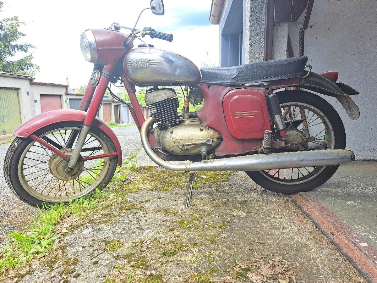 Prodám Jawa 250 Sport, typ 590, r.v.1965, kola 19".