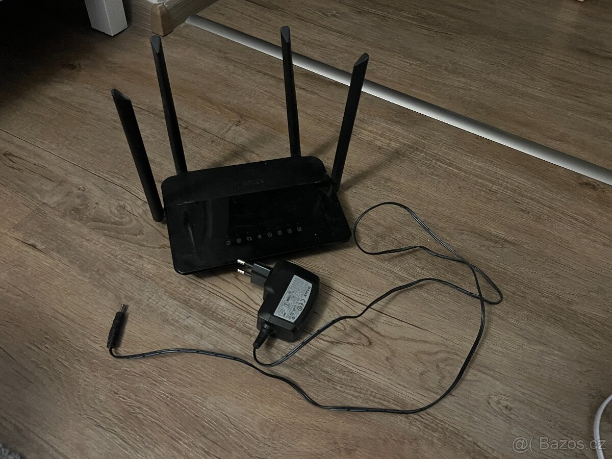 Router D-Link DIR-842 AC1200