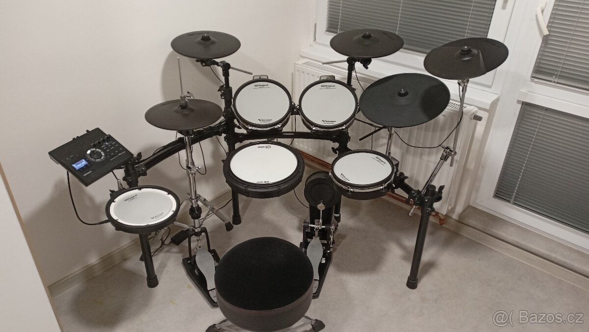Prodám bicí soupravu Roland i s HW
