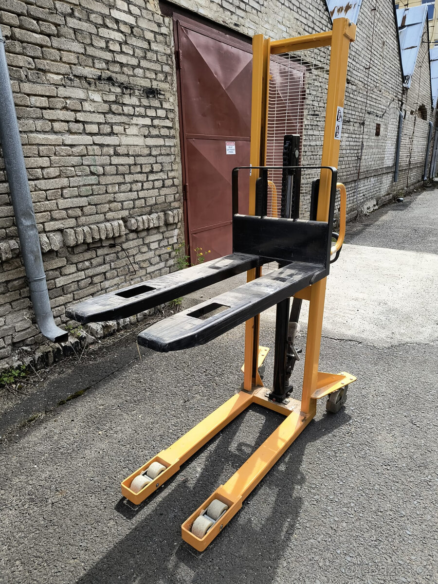 Ruční vysokozdvižný paletový vozík 1000 kg