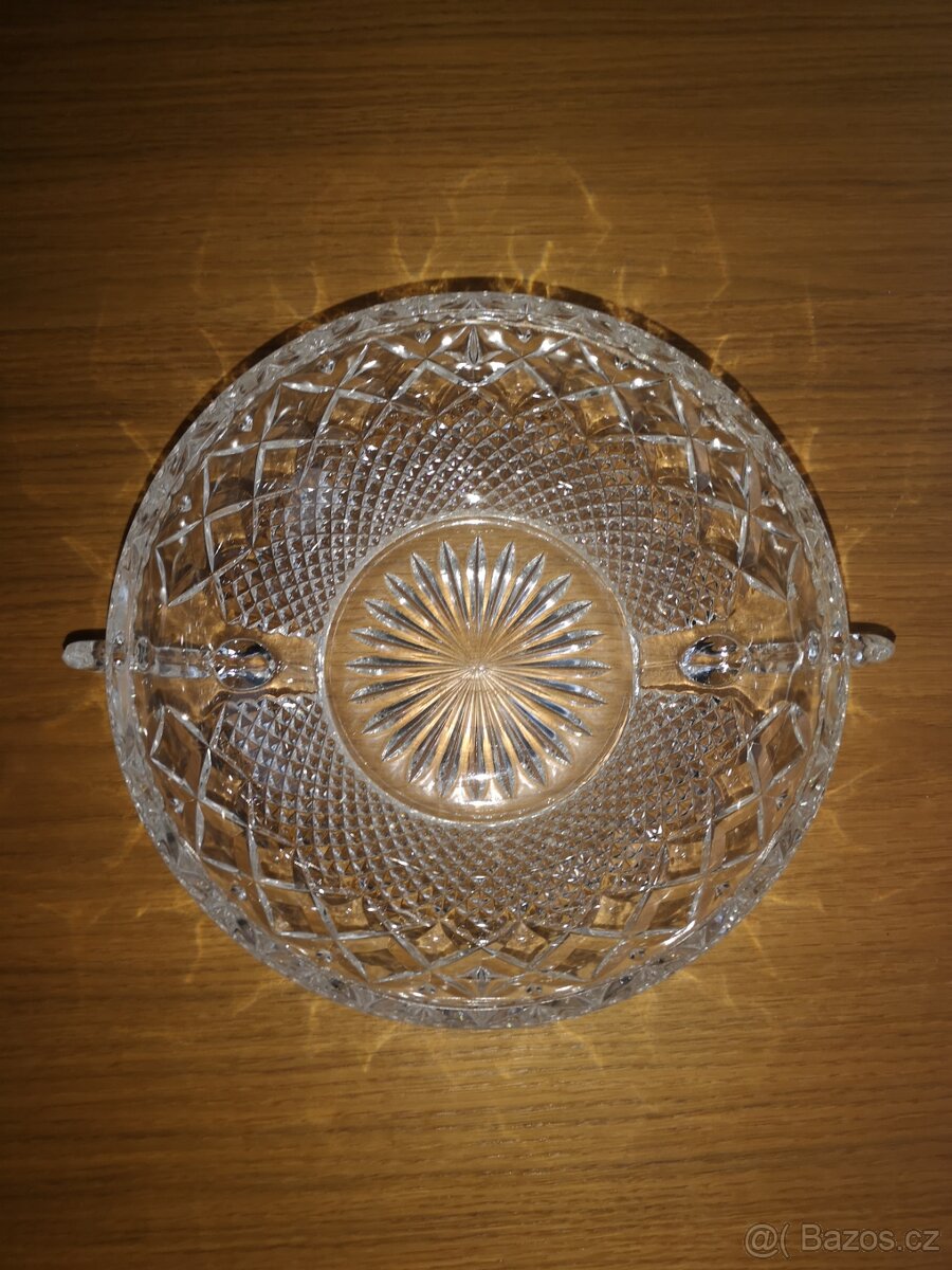 Skleněná mísa - broušená - 1