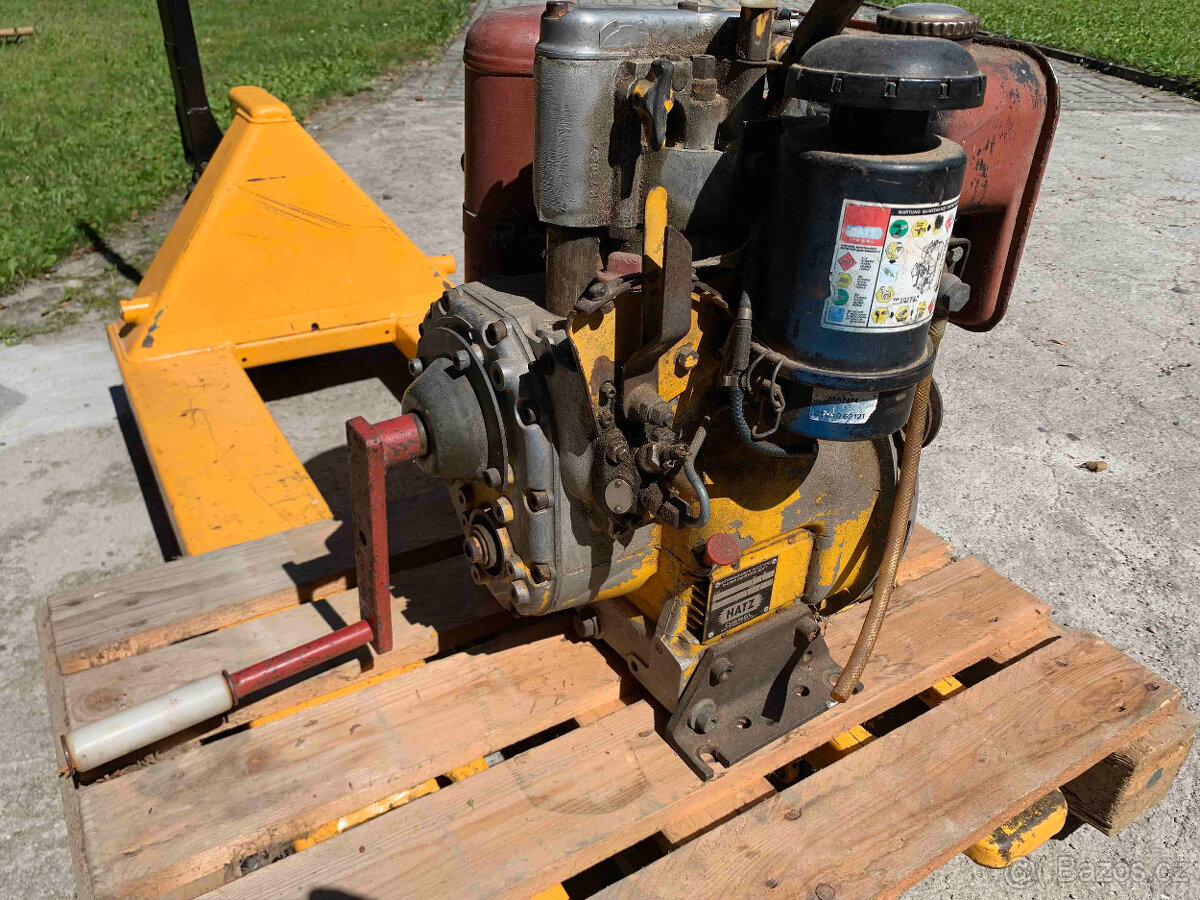 Prodám naftový jednoválec