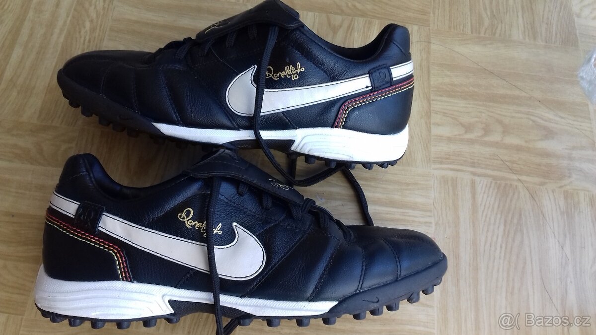 Tenisky, pohodlné, drobné špunty, značkové, Nike, Ronaldinho