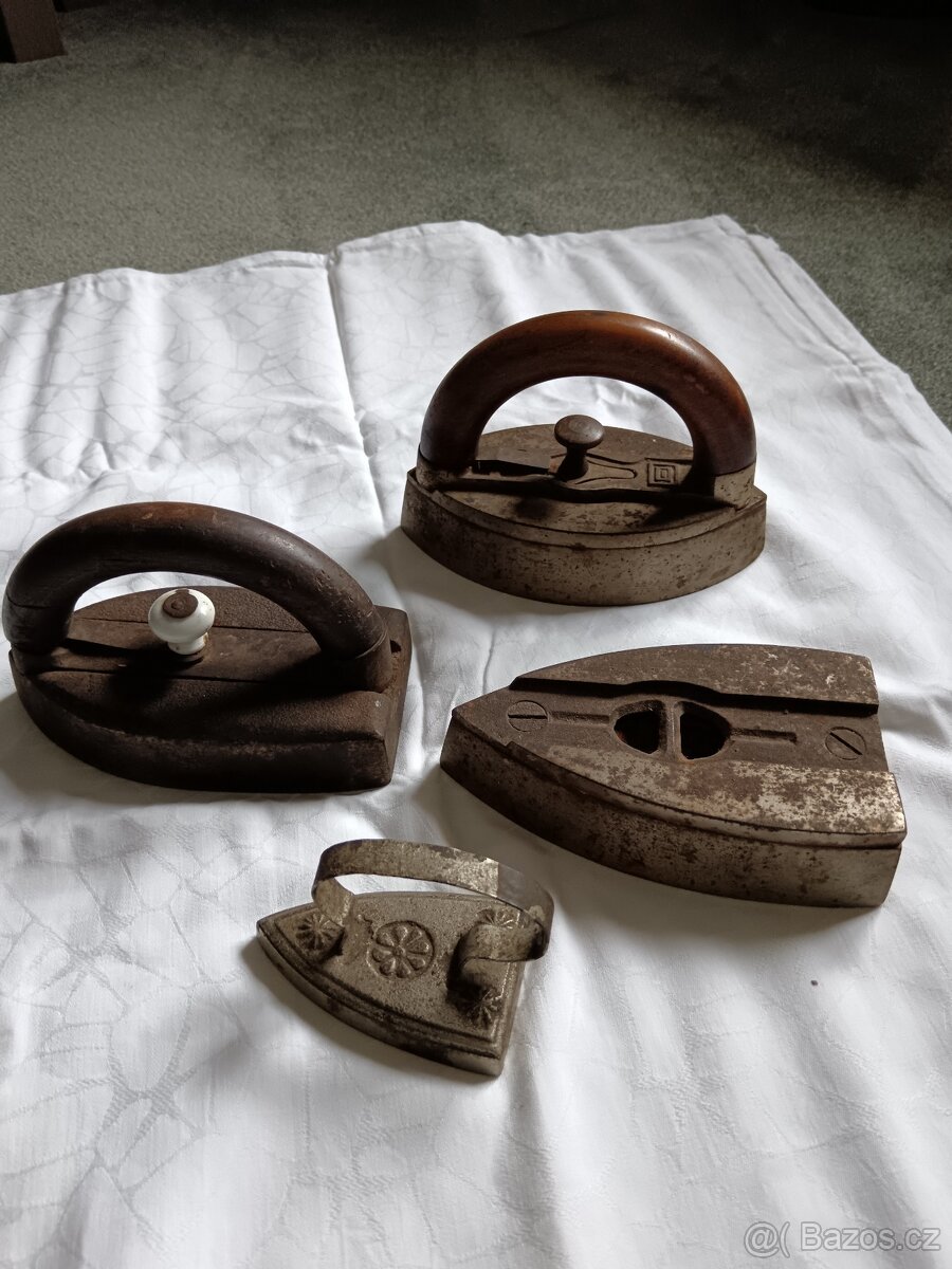 Prodám sadu starých žehliček