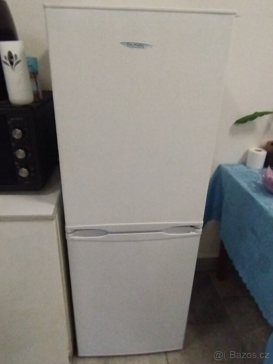 značková úsporná lednice lednička – chladnička s mrazákem