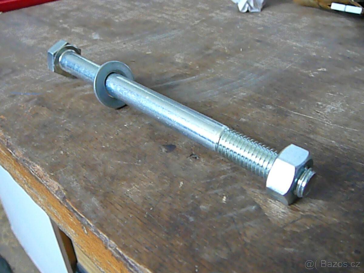 Šrouby M12 150mm, matky M12, podložky - nové