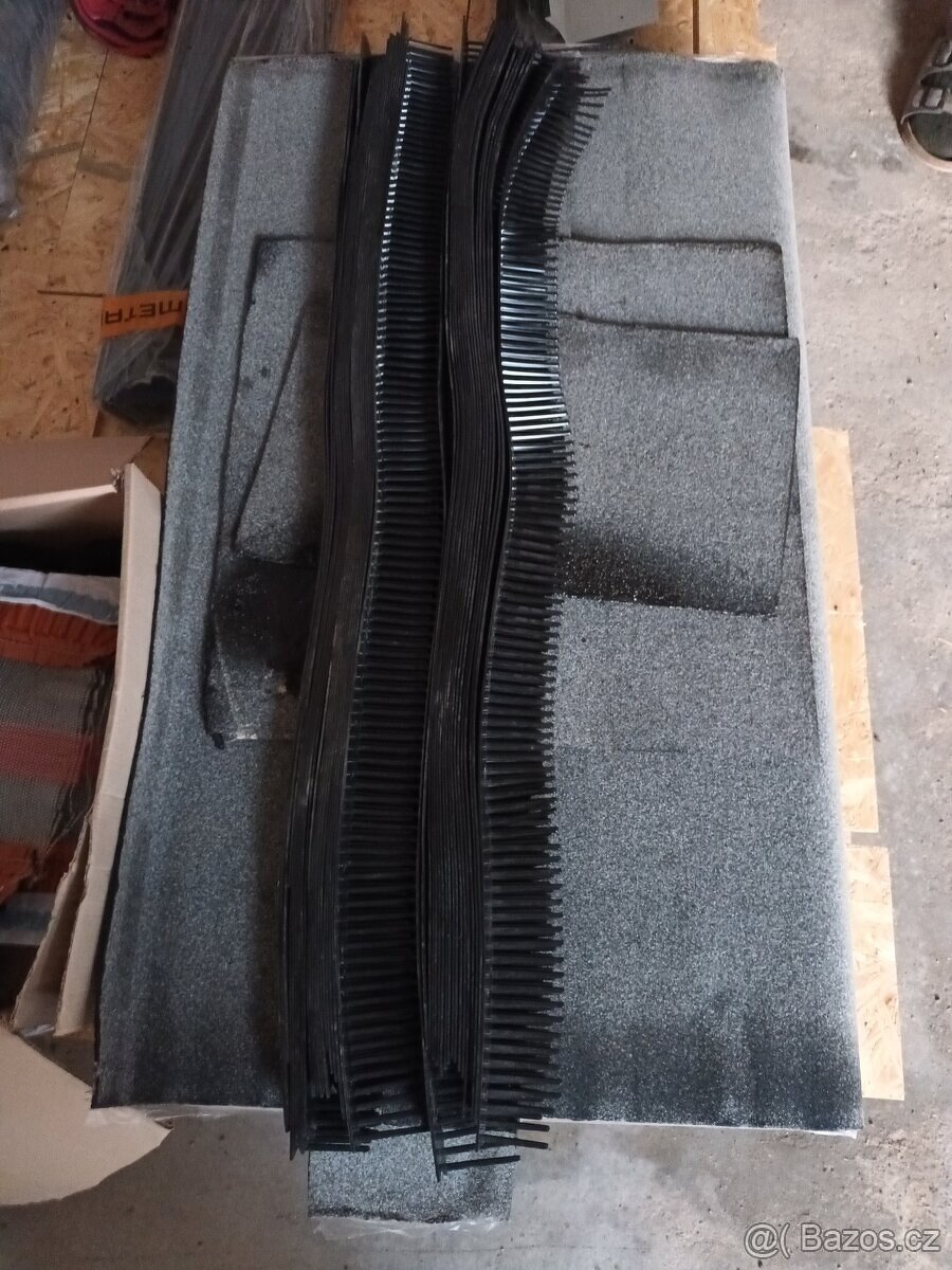 Prodám střešní doplňky z nerealizované garáže.