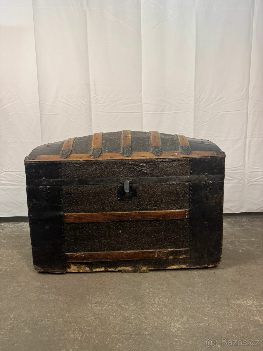 Historická cestovní truhla (138002)