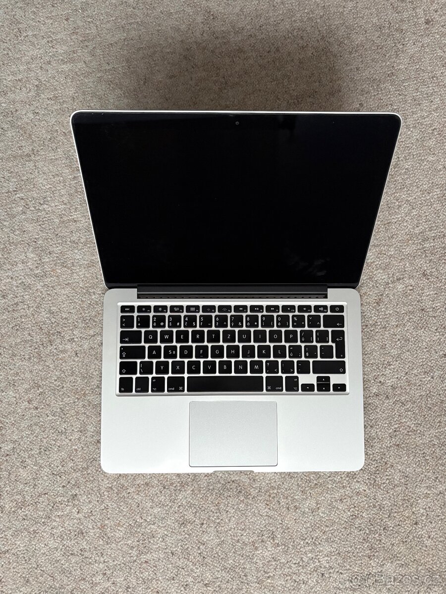 MacBook Pro 13, stříbrný