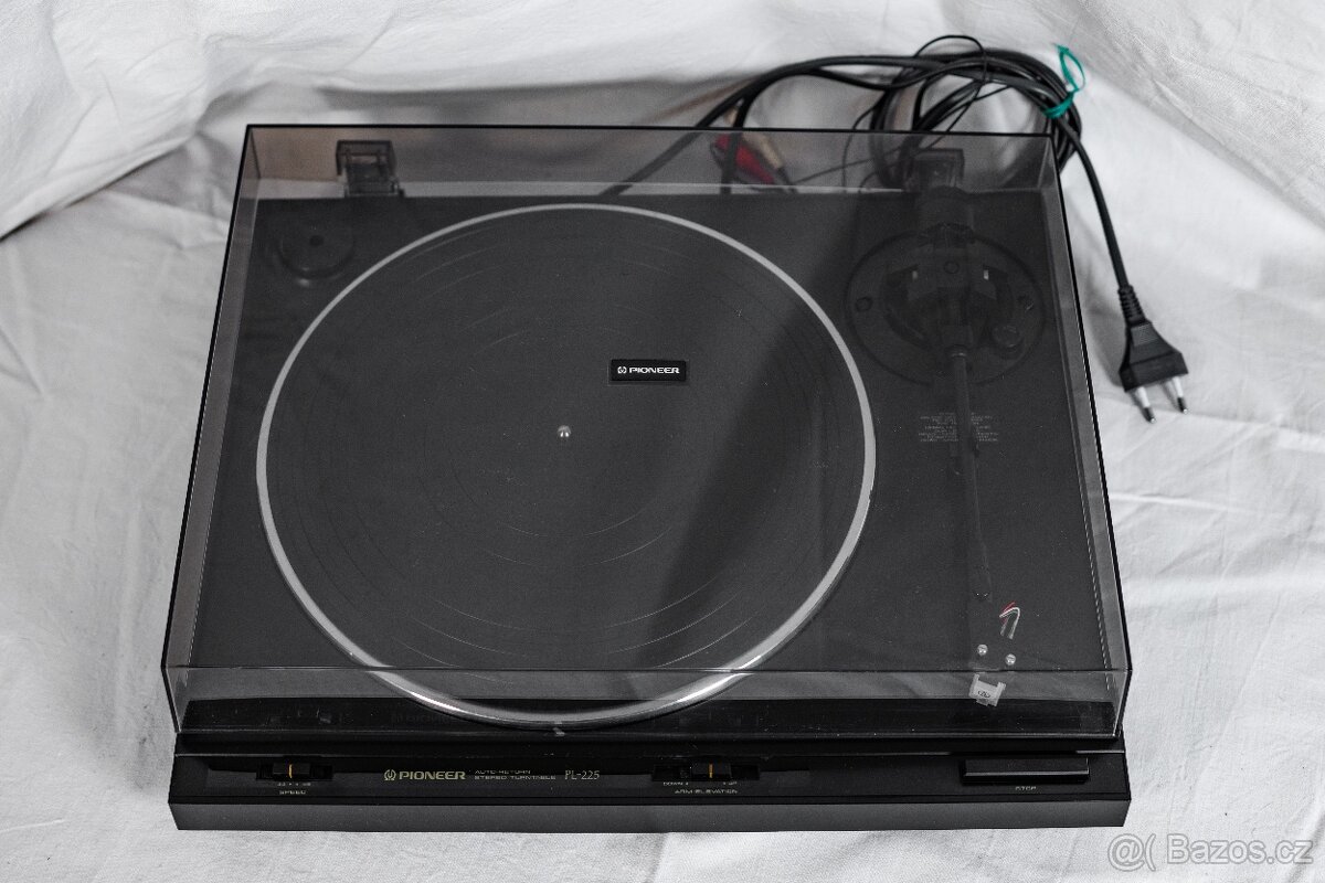 Gramofon PIONEER