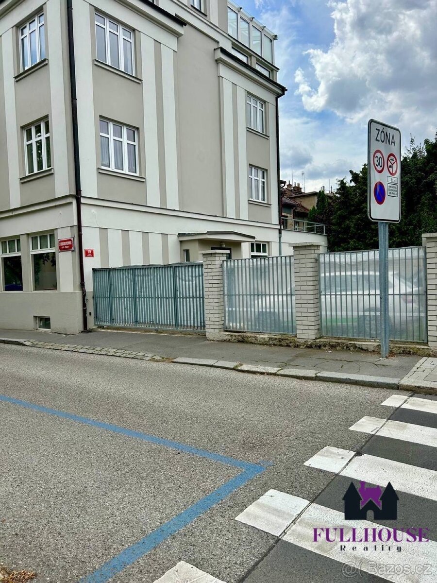 Prodej bytu 1+1, 43m2, Praha 6 - Evropská