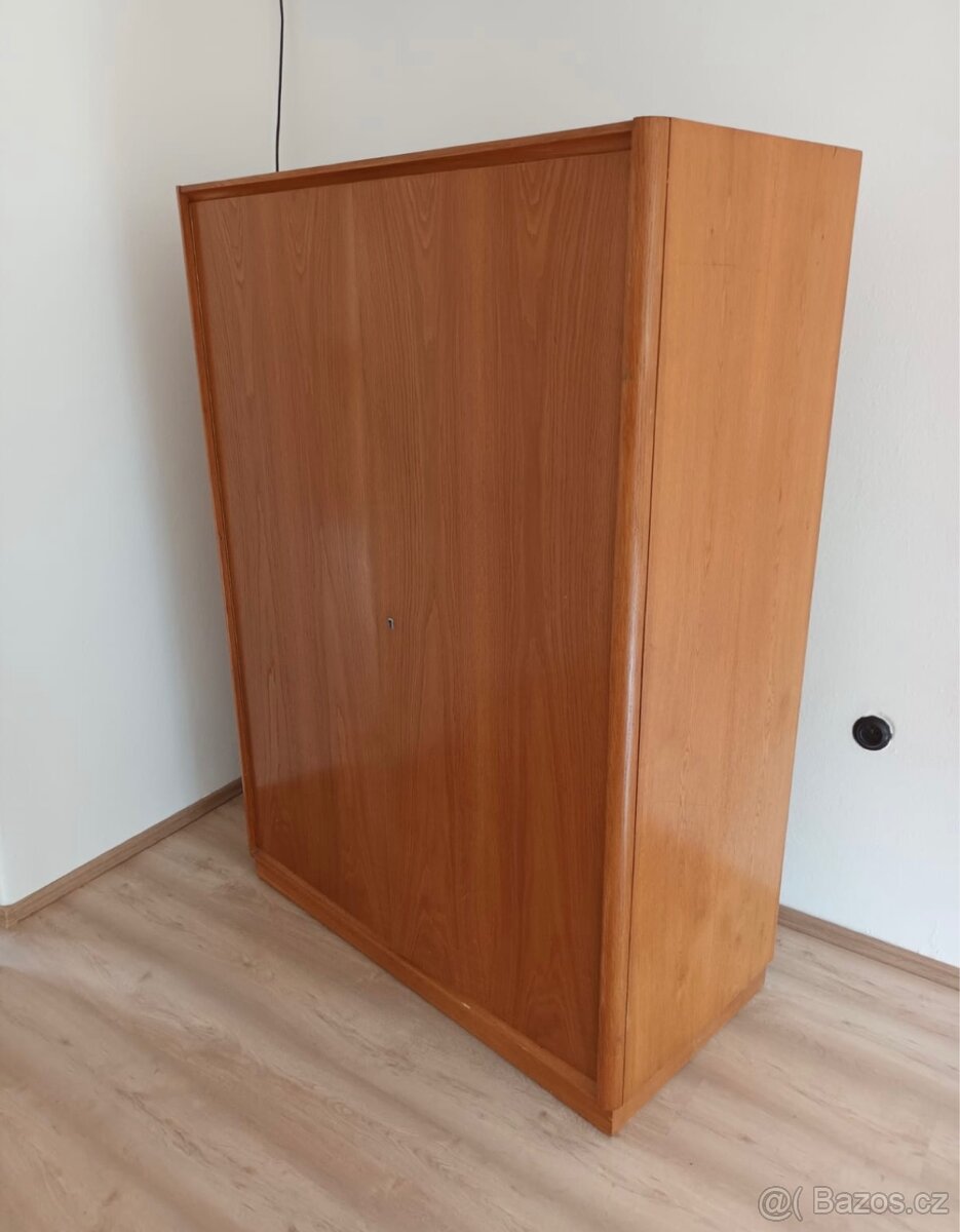 Šatní skříň