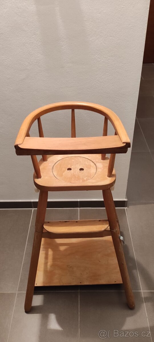 Dřevěná jídelní židle-retro