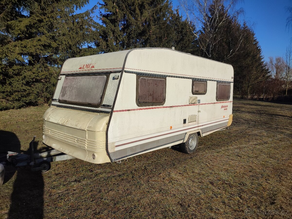 Knaus Sudwind 460, předstan, WC, STK, soběstačný