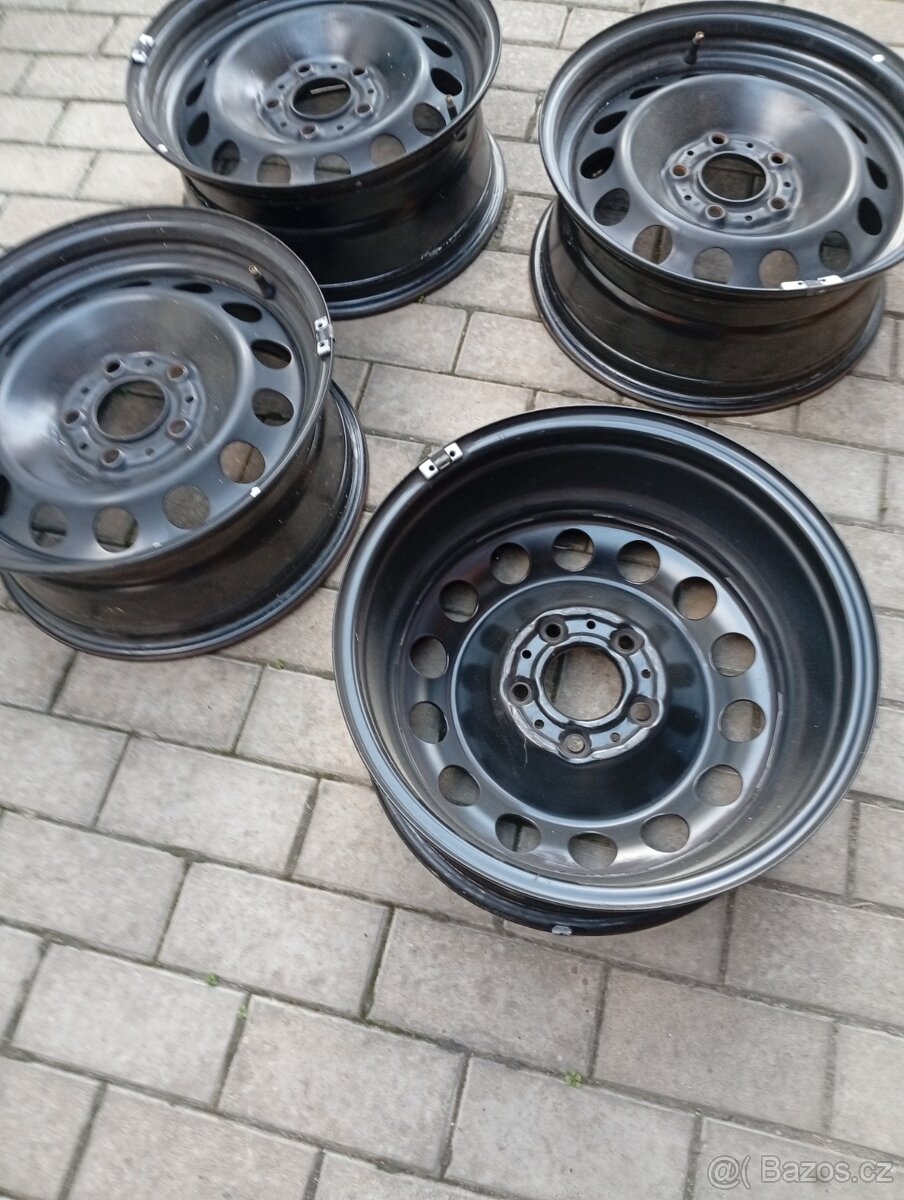 Zánovní plechové disky 7Jx16 EH2 z vozu BMW