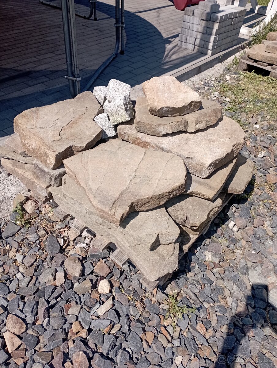 Kamenné placáky (šledy)