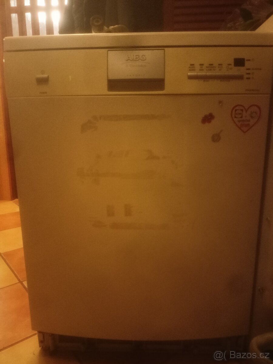 AEG