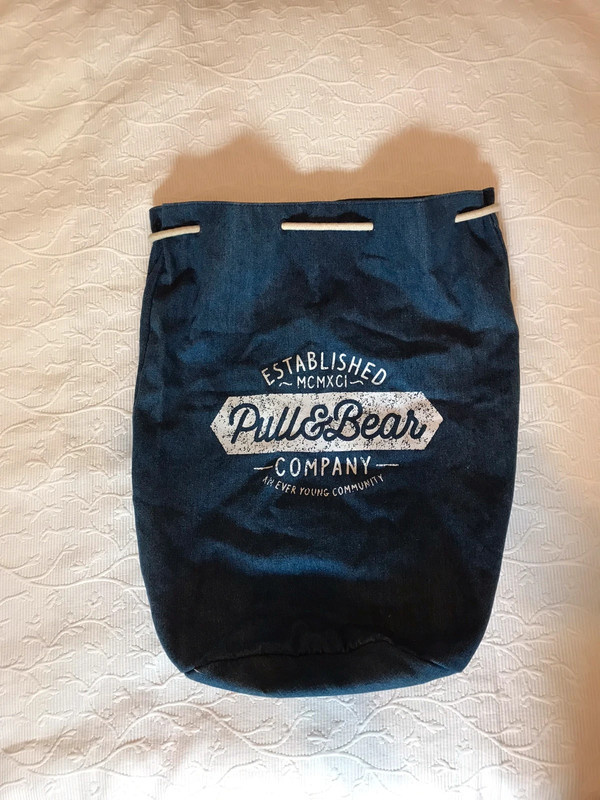 Džinovy batoh Pull&Bear