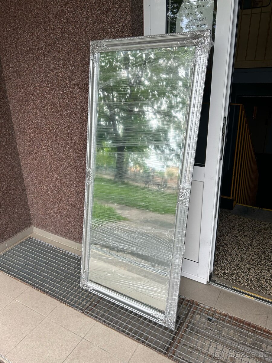 Krásné Zrcadlo NORDBORG z Jysku stříbrné