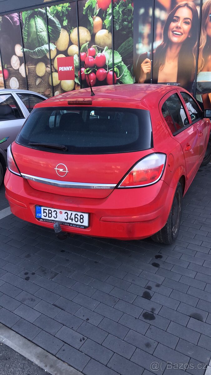 Astra 1.6benzin STK ma 1rok pojízdné na Dily