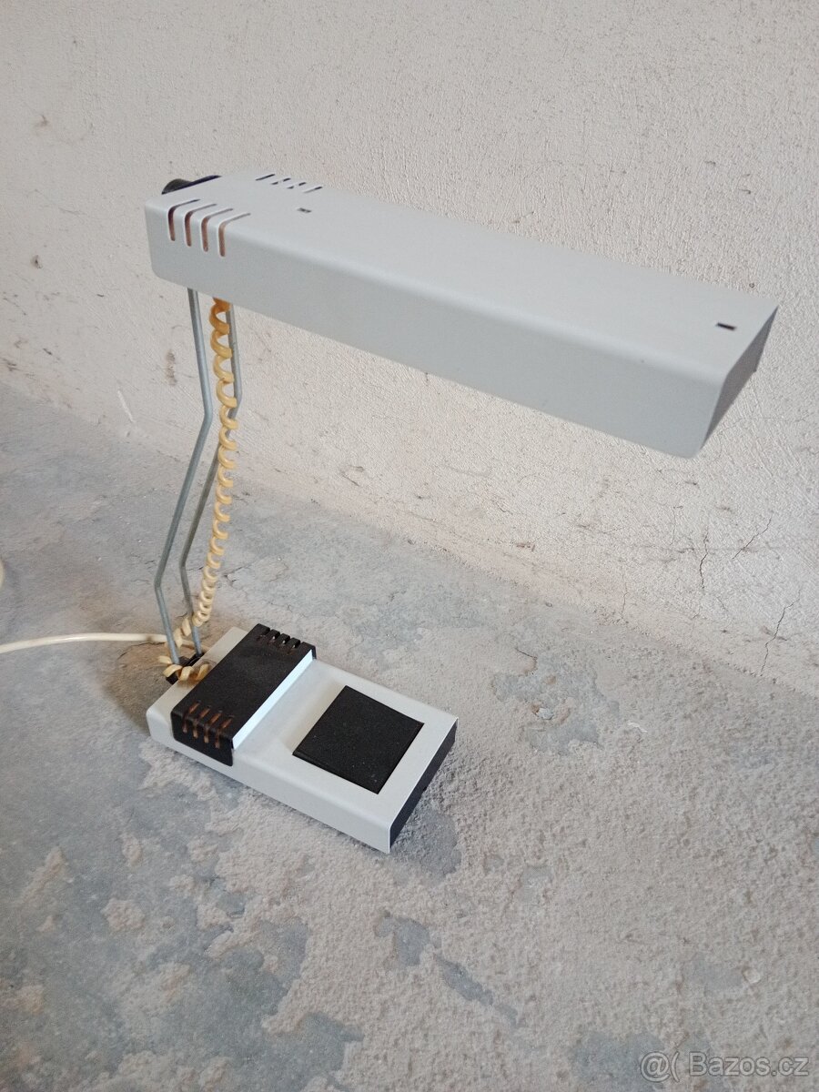 Stolní lampa