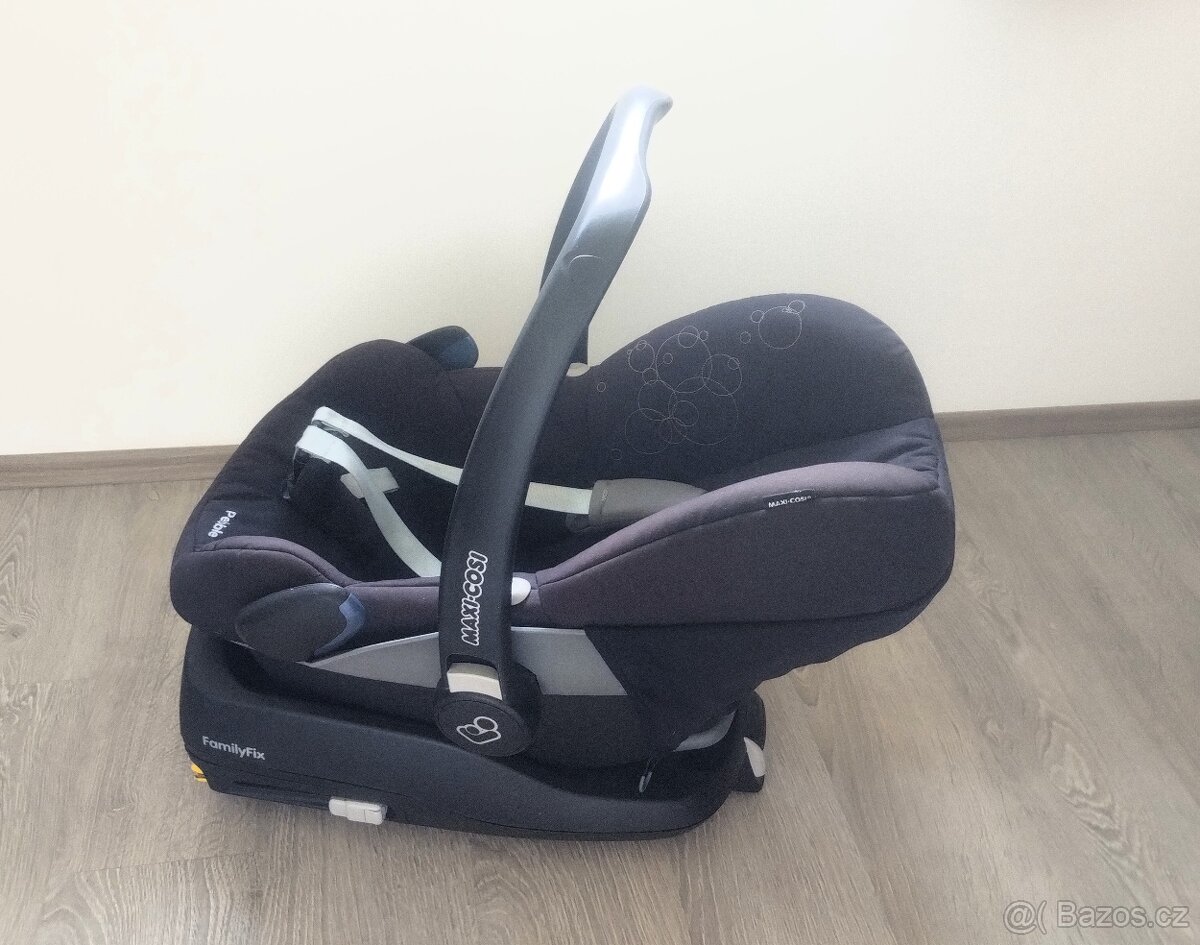 Autosedačka Maxi-Cosi Pebble (0 - 18měs)+ základna FamilyFix