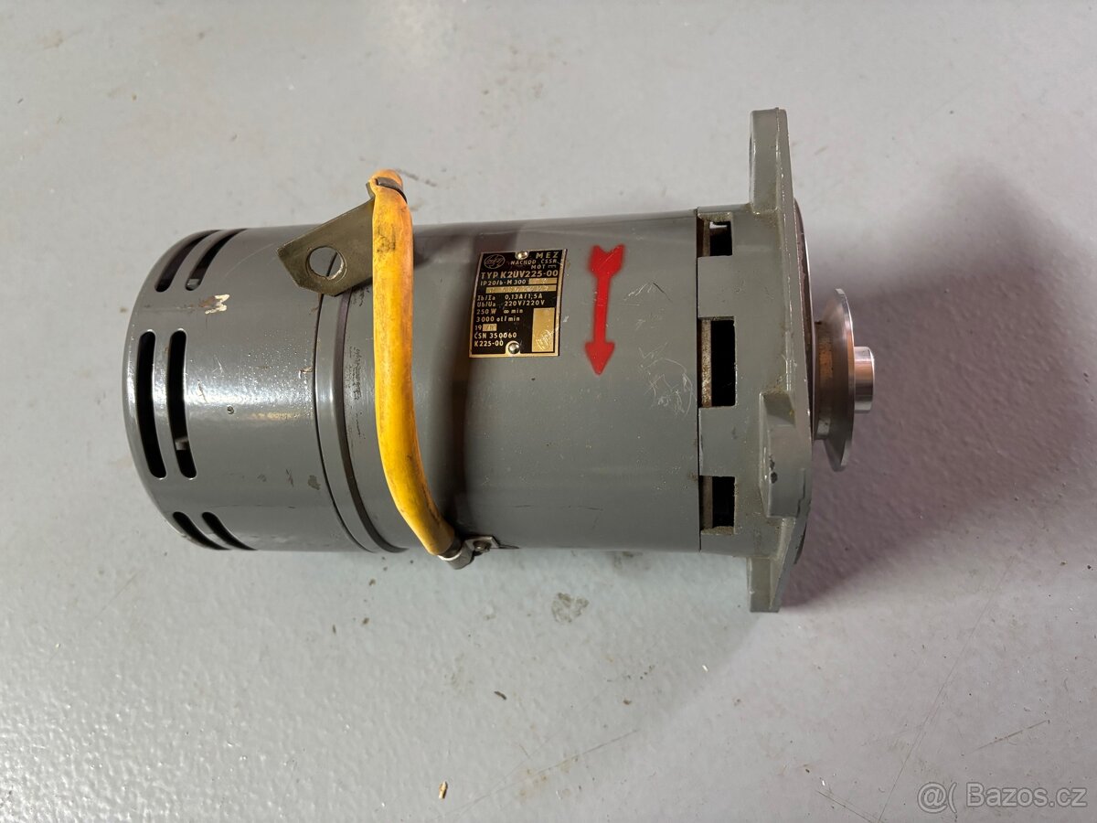 Elektromotor nový 220V 3000 ot.