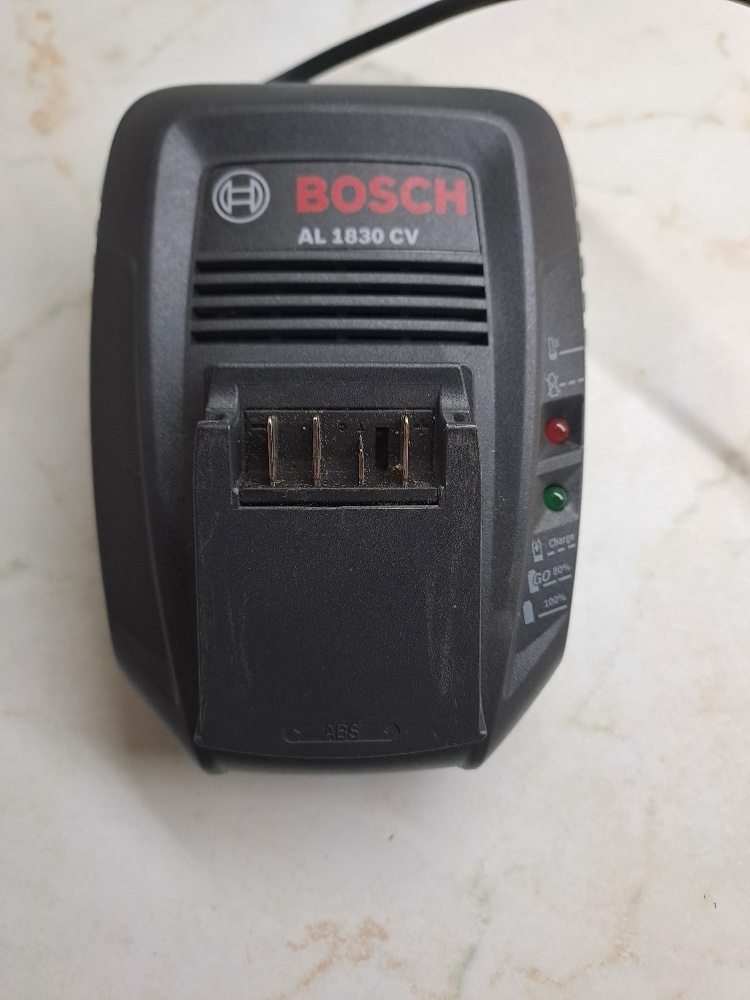 Nabíječka baterií BOSCH AL 1830 CV