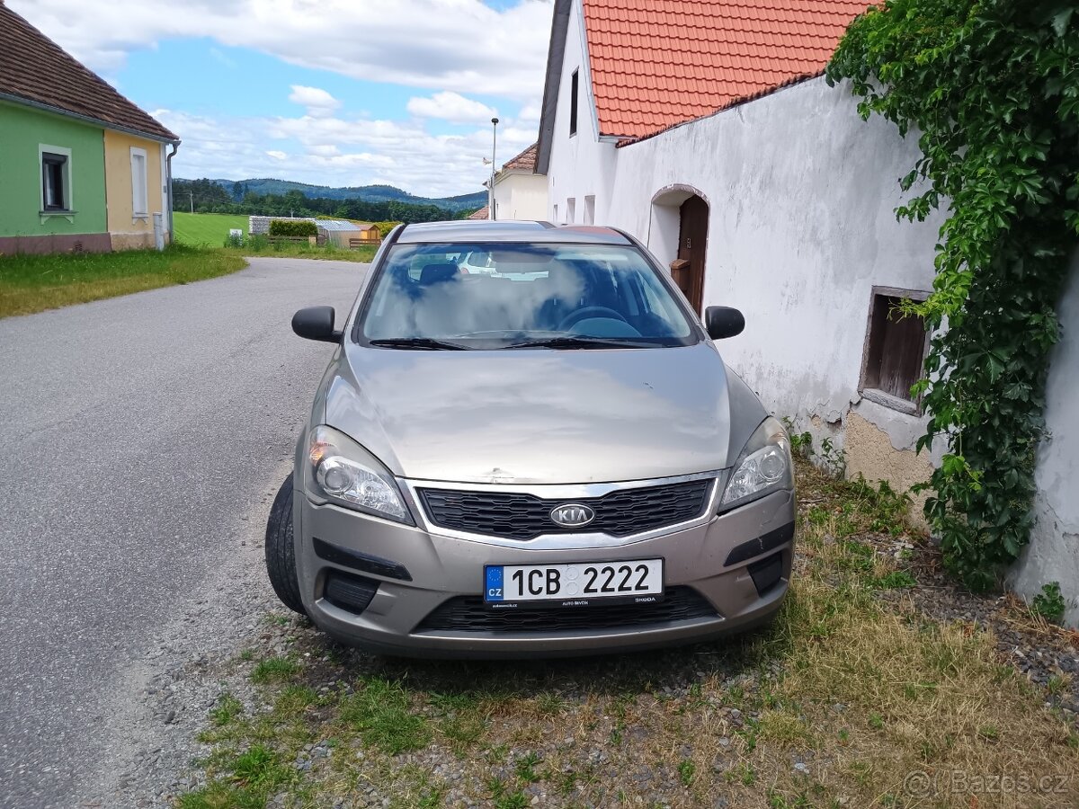 KIA CEED 1.4 LPG, 2010, 66 kW, najeto 155 tisic, STK 10/26