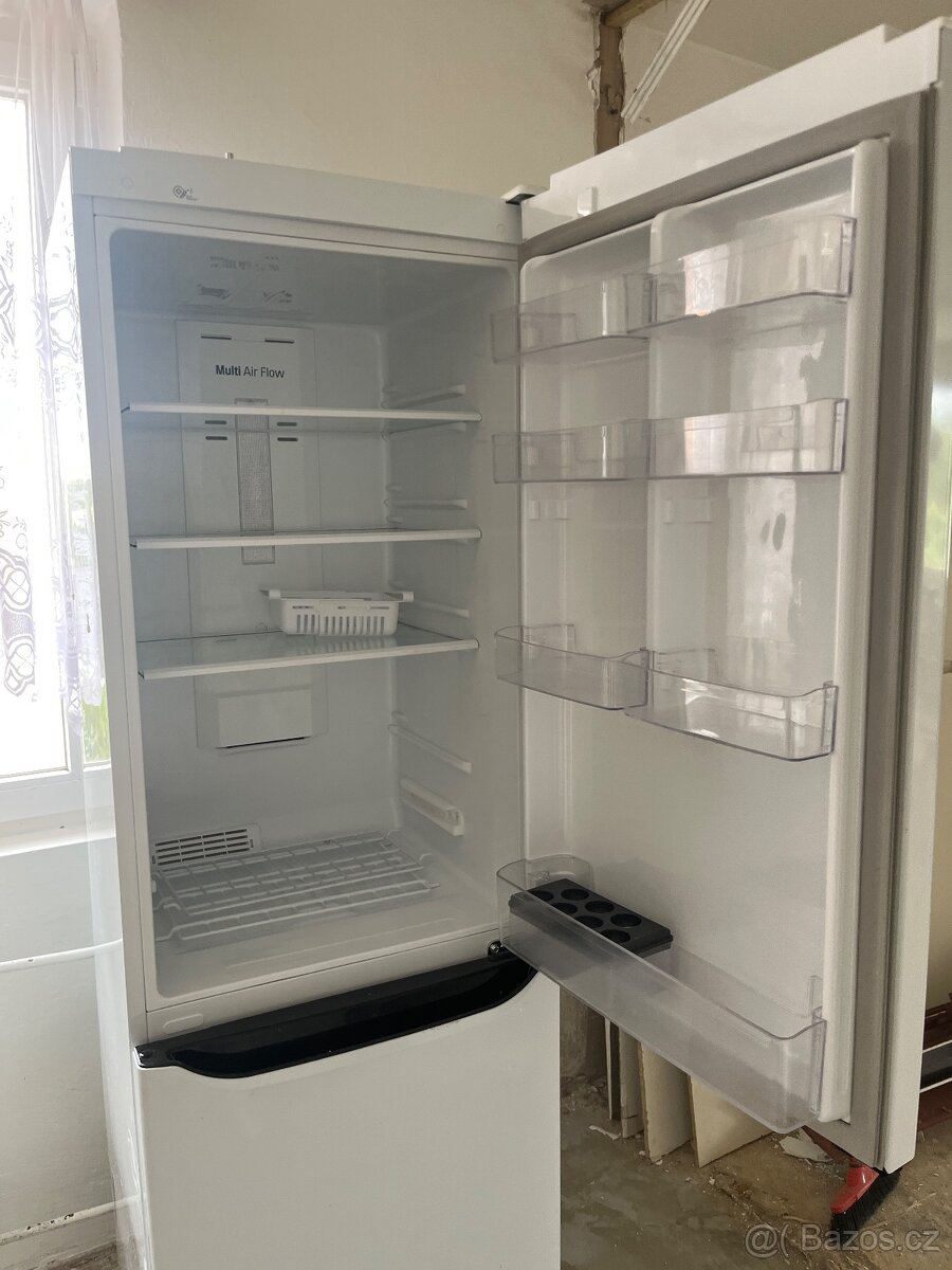 LG lednice s mrazákem