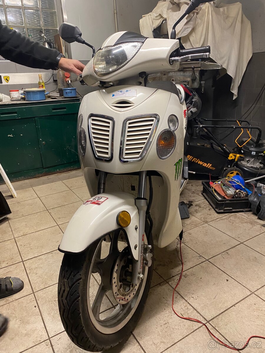 Prodám skútr Baotian 125cmm najezd 6000 km