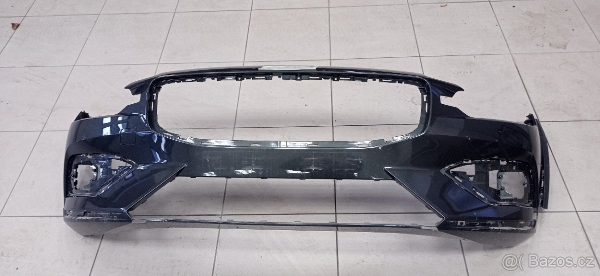 Přední nárazník na Volvo v60cc