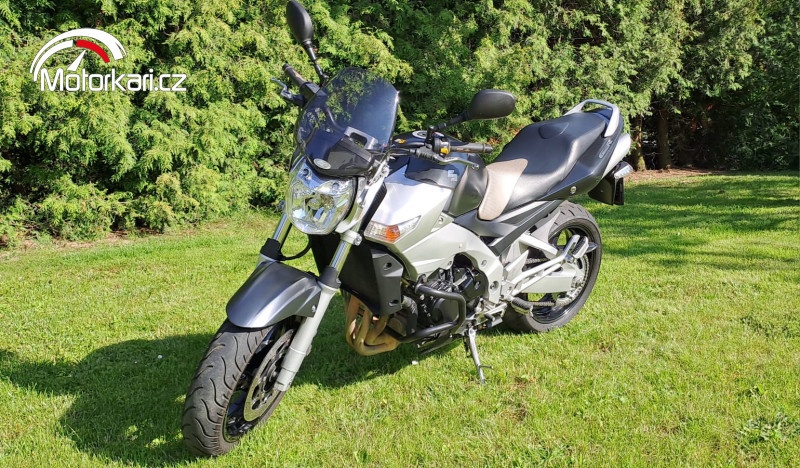 SUZUKI GSR600