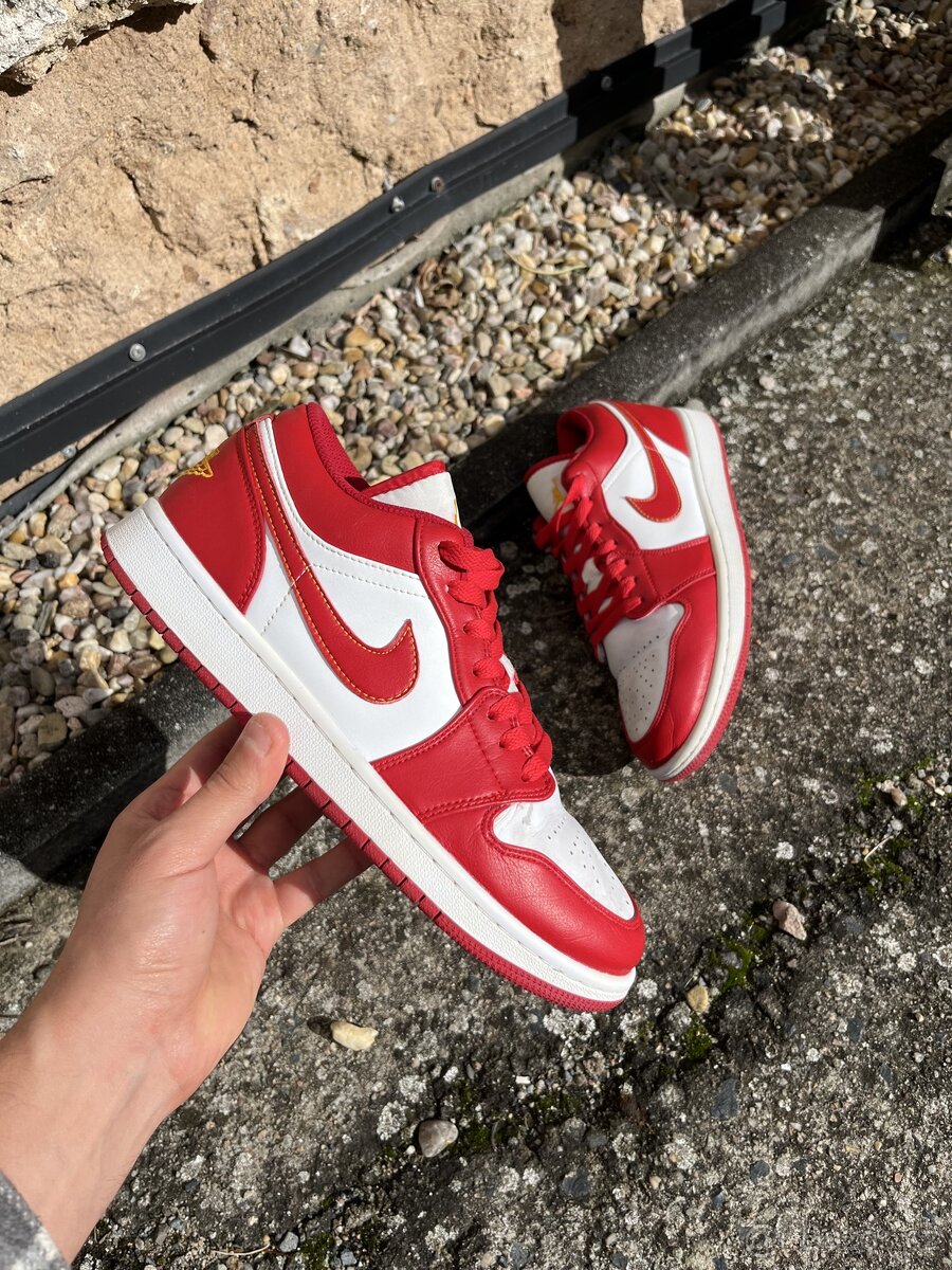 Jordan 1 Low Cardinal Red