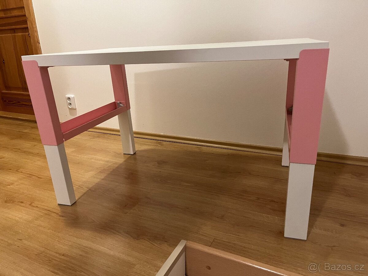 Psací stůl, dívčí
