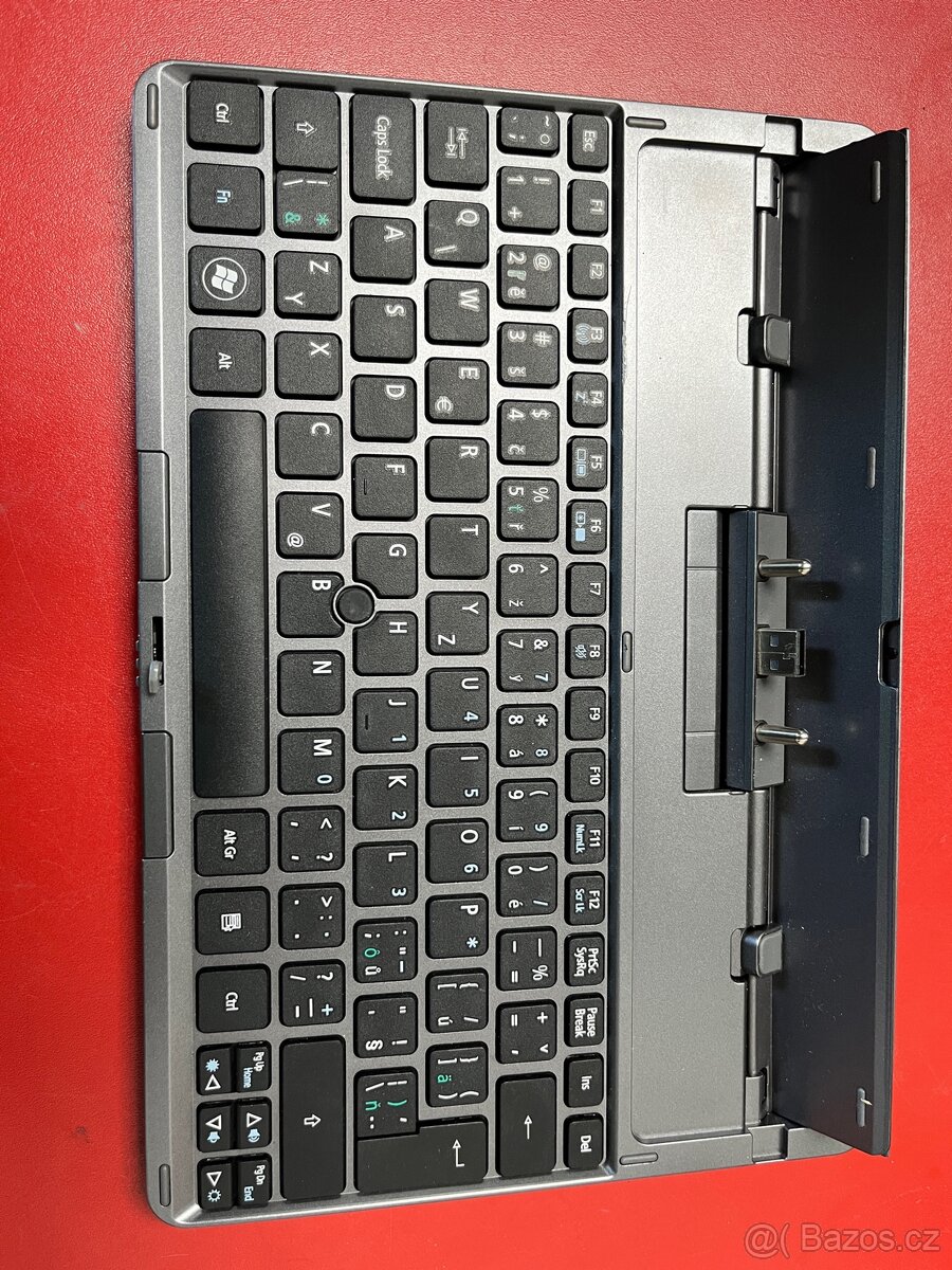 Dokovací klávesnice