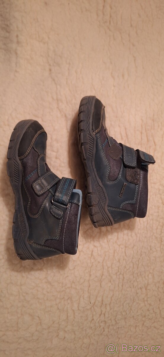 Zimní boty kotničkove na 2 suchý zip vel 35