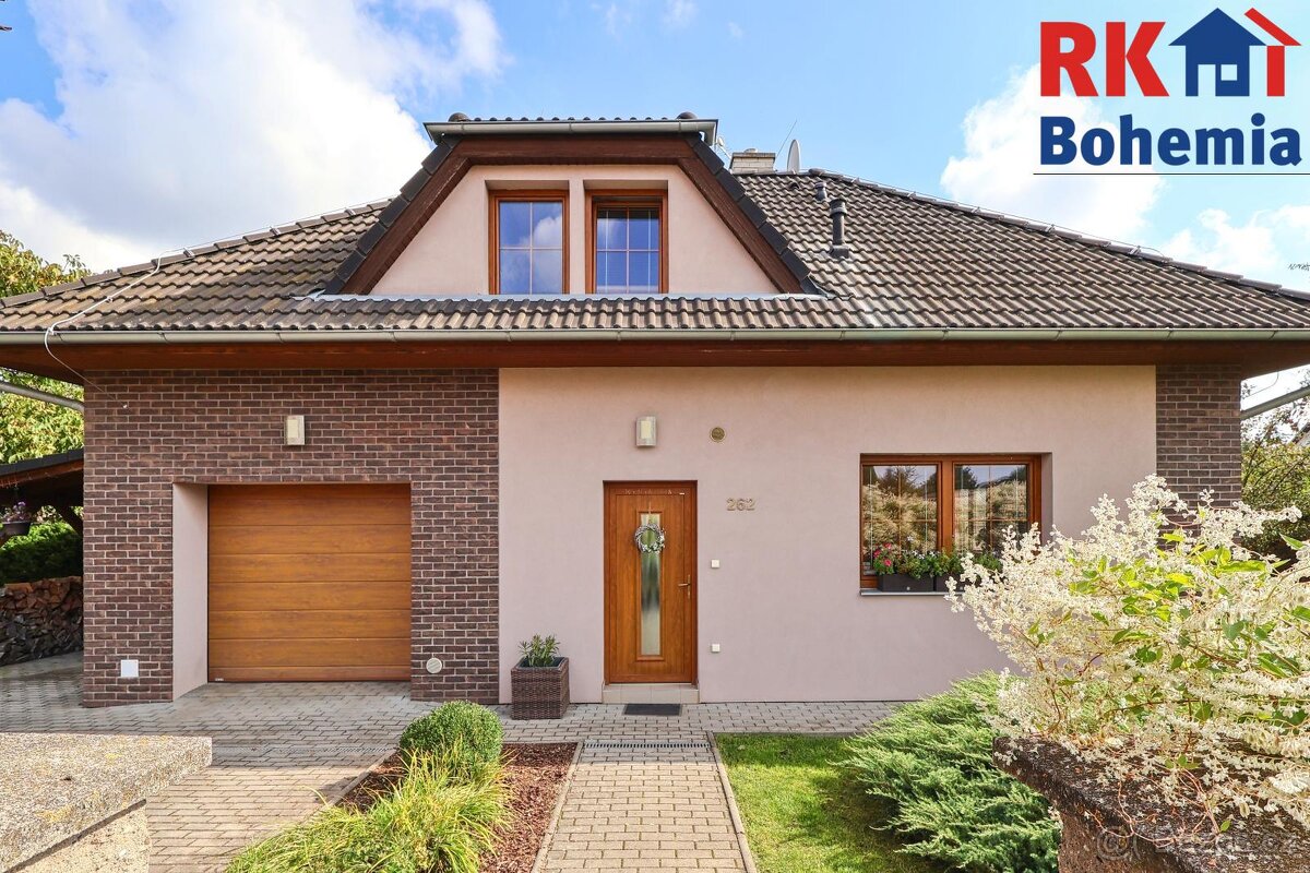 Nabízím Vám k prodeji rodinný dům o dispozici 4+1 s garáží a