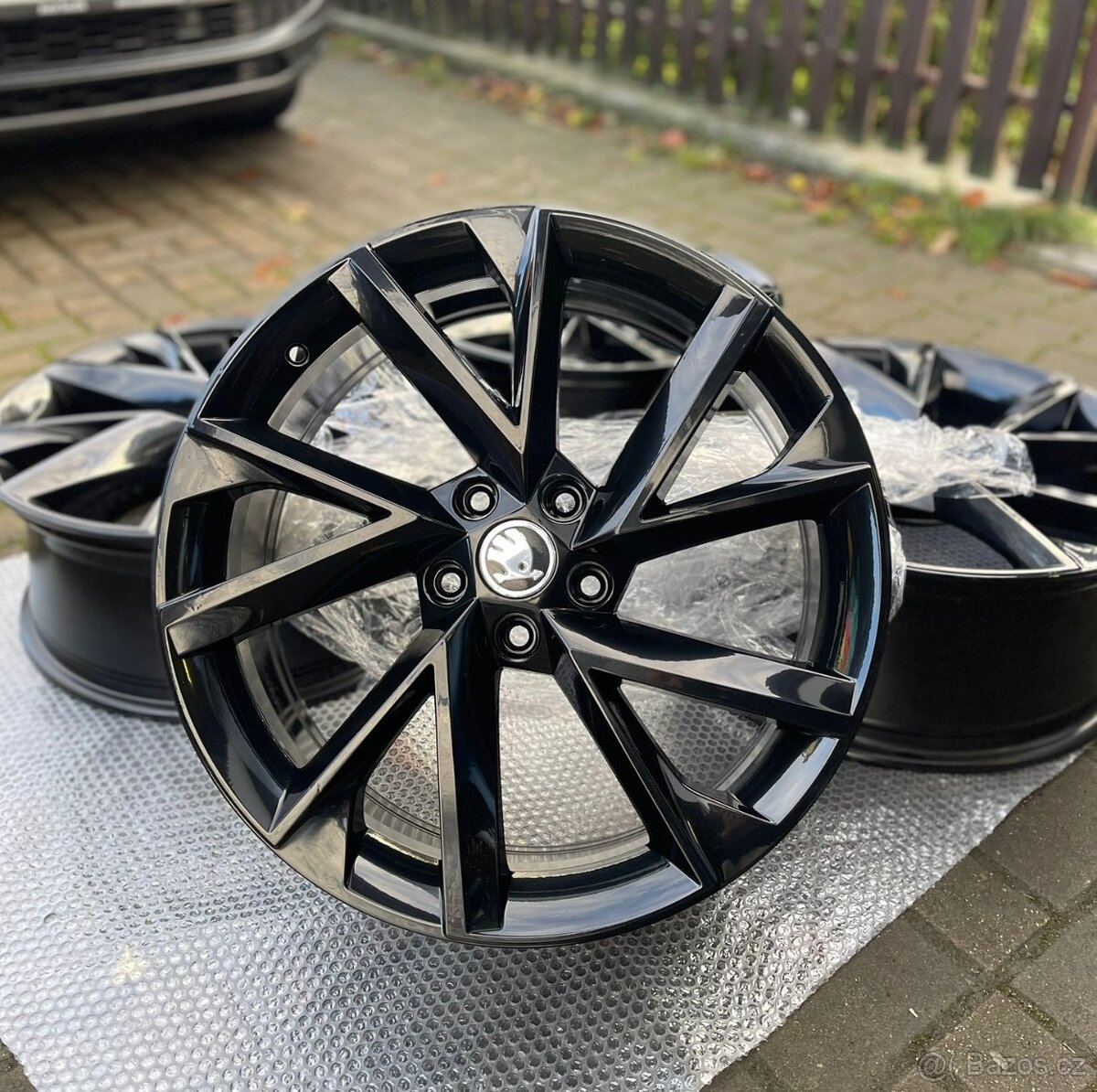 ORIGINÁL Alu Škoda VEGA R19, 5x112, ET44 - TOP STAV