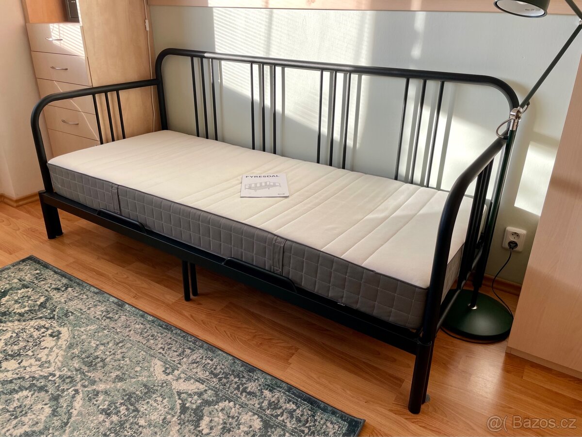 Rozkládací postel FYRESDAL s matrací MORGEDAL (IKEA)