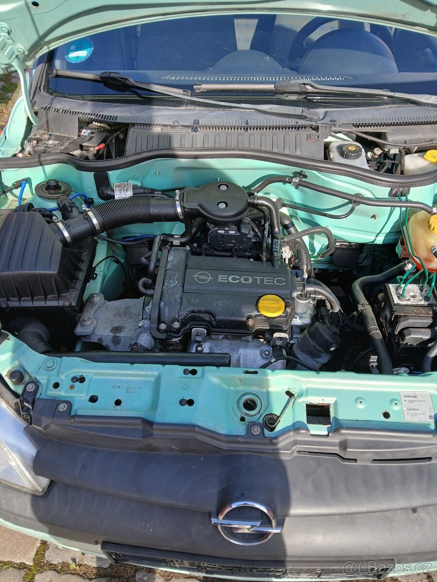 OPEL CORSA C r. v. 2001