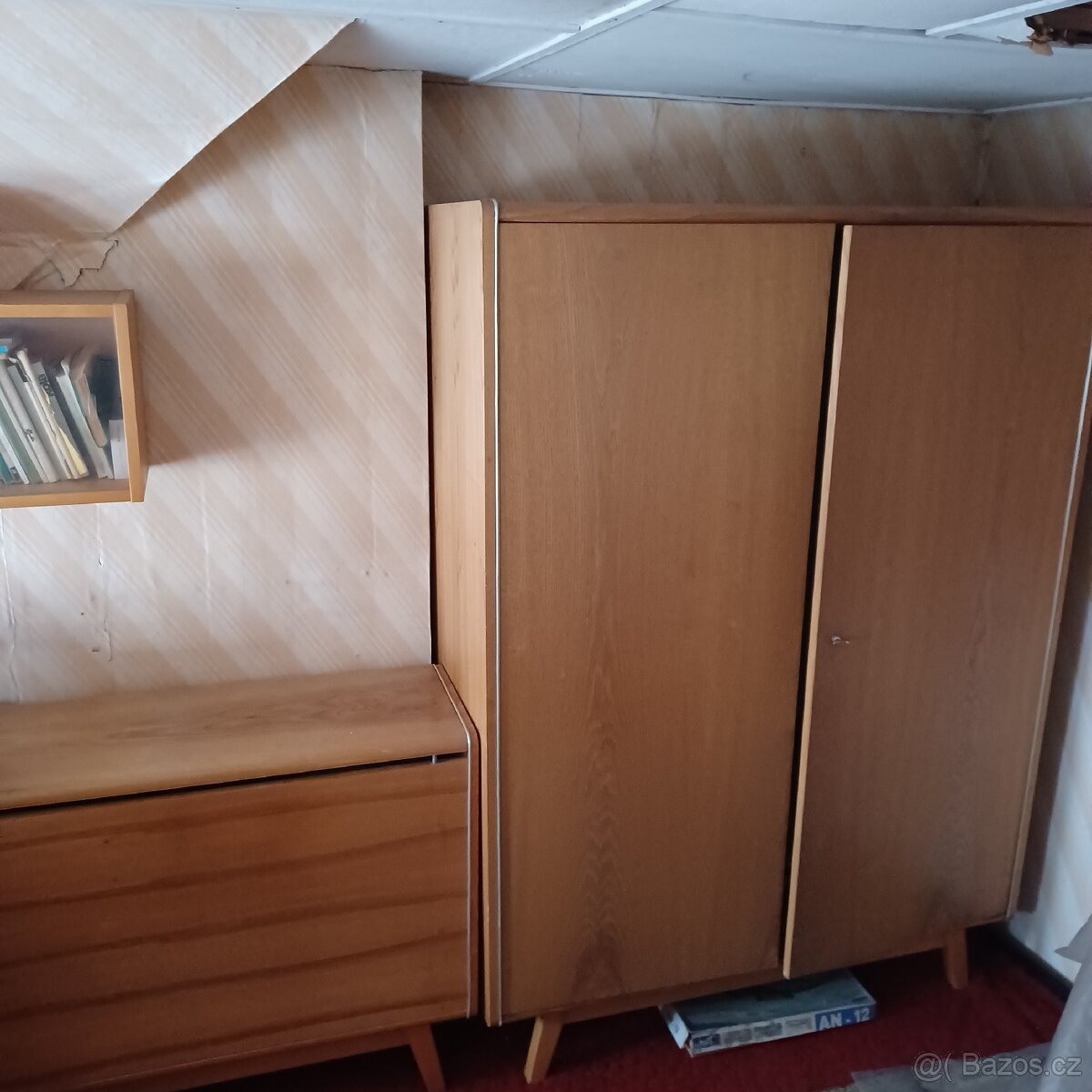 Skříň, peřiňák