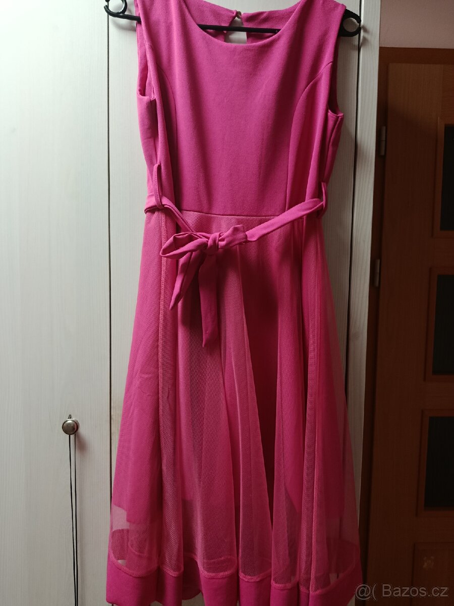 Šaty do tanečních