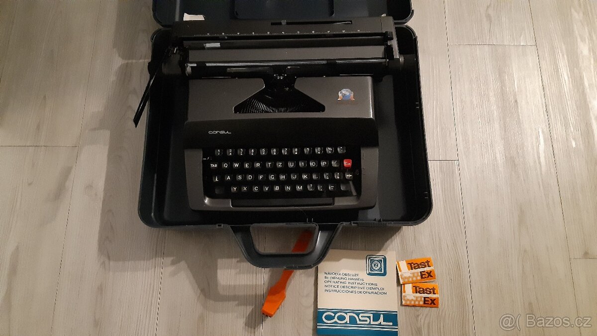 Psací stroj Consul model 2226