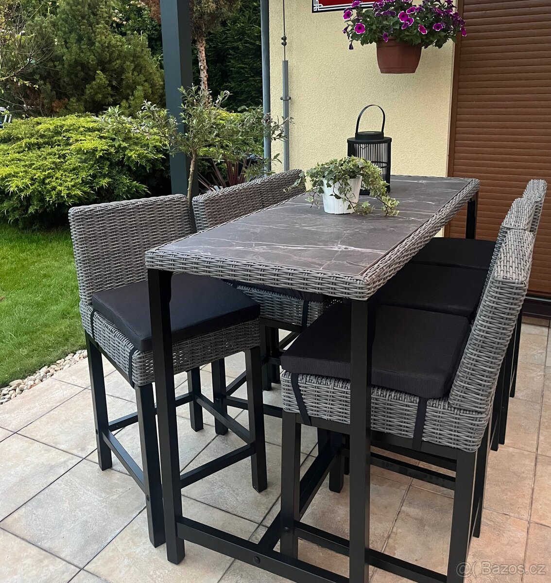 Barový stůl + 6 židlí