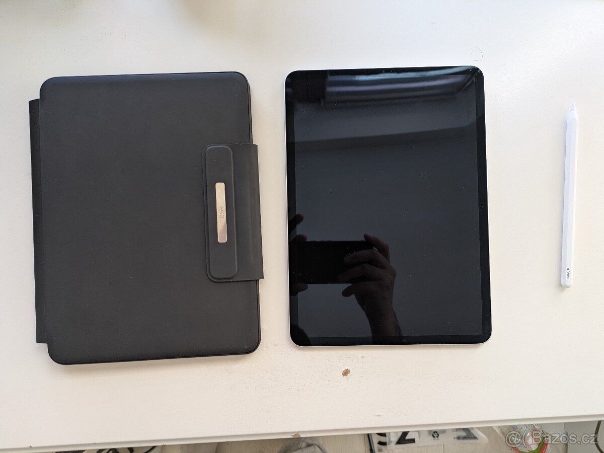 iPad Pro 4 (2022) | 11.0" | 2 TB | 16 GB | s příslušenstvím