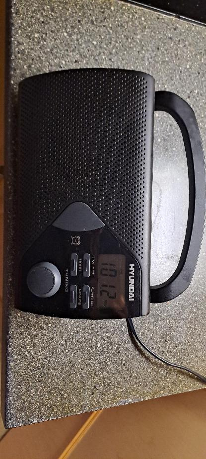 Prodám rádio s budíkem Hyundai
