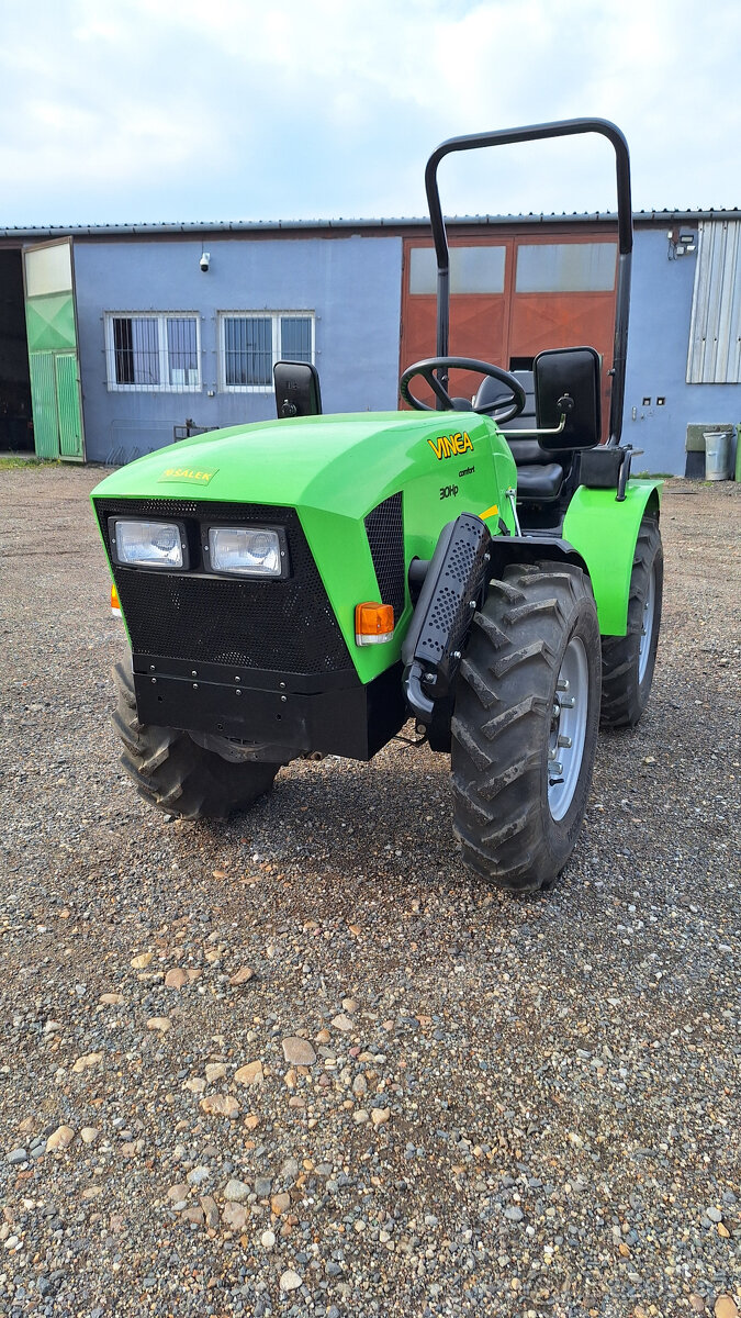 WINEA 30 HP s TP dvouválec velmi pěkný zachovalý malotraktor