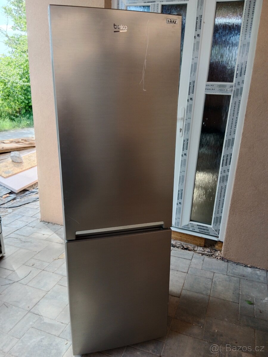 Lednice s mrazakem Beko