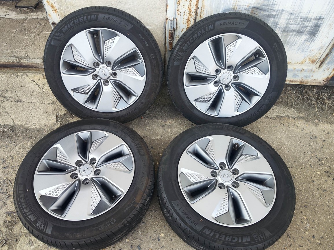 17"letní alu sada 5x114 origo Hyundai Kona 215/55 Michelin